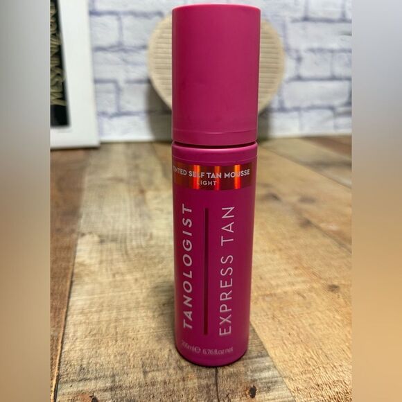 Tanology LIGHT TINTED SELF TAN MOUSSE - Picture 3 of 4